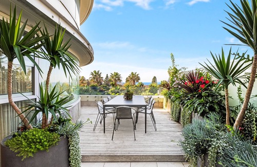 Bondi Beach Apartment | Cozy Bondi Beach Apartment with Ocean View & Pet Friendly