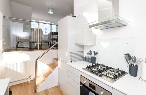 West Looe House | Beautiful Apartment with Ocean View and Pool in Looe Bay