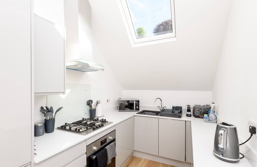 West Looe House | Beautiful Apartment with Ocean View and Pool in Looe Bay