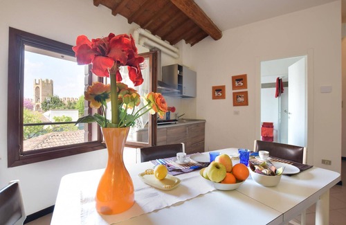 Montagnana Apartment | Cozy Central Apartment with Spa and Breakfast Included