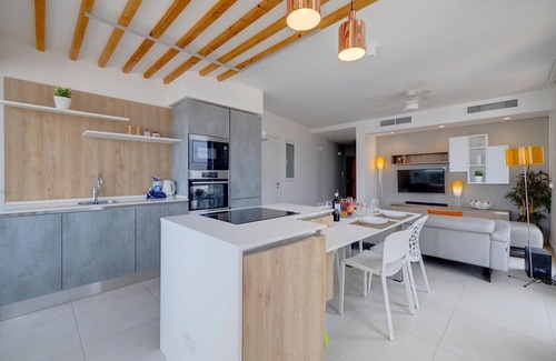 Ta' Xbiex Apartment | City-Centered Apartment with Scenic Views and Great Amenities