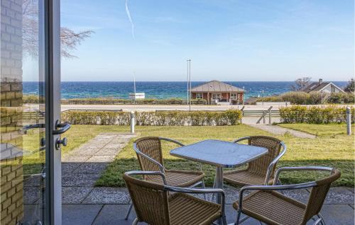 Sandkaas Apartment | Cozy Apartment in Allinge with Kitchen & Family-Friendly Amenities