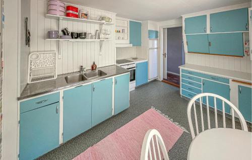Burseryd Apartment | Cozy Apartment in Burseryd with Sauna for Family Fun