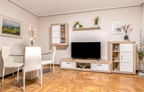 Distrito Oeste Apartment | Inviting Apartment in Gijón with Free WiFi & Family-Friendly