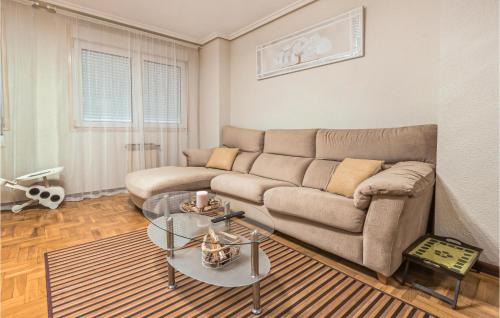 Distrito Oeste Apartment | Inviting Apartment in Gijón with Free WiFi & Family-Friendly