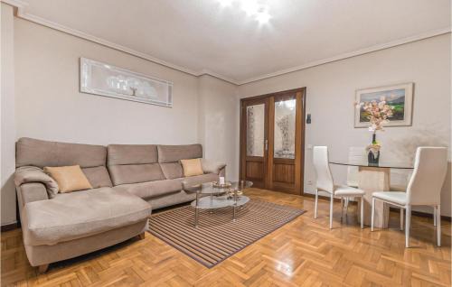 Distrito Oeste Apartment | Inviting Apartment in Gijón with Free WiFi & Family-Friendly