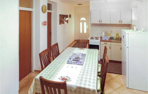 Gornji Karin Apartment | Ideal Family Getaway: Kitchen Apartment in Karin Gornji