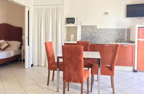 Poggi Apartment | Cozy Vacation Apartment near Beaches with Pool & Ocean View