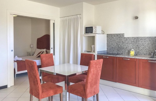 Poggi Apartment | Cozy Vacation Apartment near Beaches with Pool & Ocean View