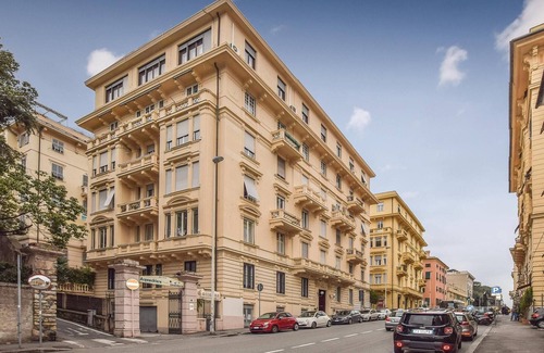 Albaro Apartment | Chic Apartment with Oceanfront Views and Spa Amenities