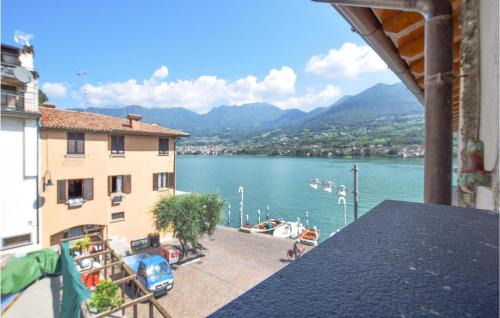 Peschiera Maraglio Apartment | Pet-Friendly Apartment in Monte Isola with Kitchen Amenities