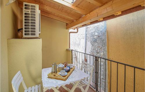 Peschiera Maraglio Apartment | Pet-Friendly Apartment in Monte Isola with Kitchen Amenities