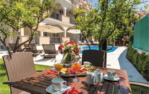 Kastela Apartment | Cozy 3 Bedroom Apartment with Pool in Kastel Stafilic