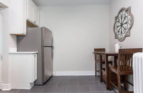 Libertyville Apartment | Modern Downtown Libertyville Apartment with 3 King Beds