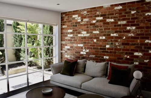 East Melbourne House | Art Deco Apartment in East Melbourne with Private Courtyard