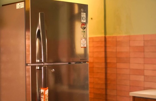 Kadavanthra Apartment | Art-Filled Waterfront Apartment in Kochi for Families