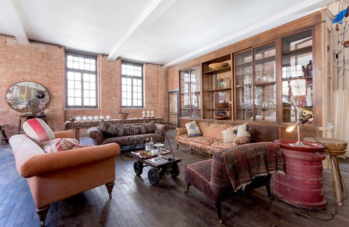 Cathedrals Apartment | Artistic Retreat with Spa and Breakfast near Borough Market
