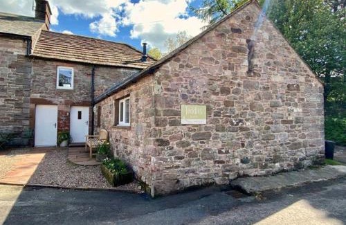 Penrith House | Beautiful Barn Retreat Near the Lake District - Pet Friendly
