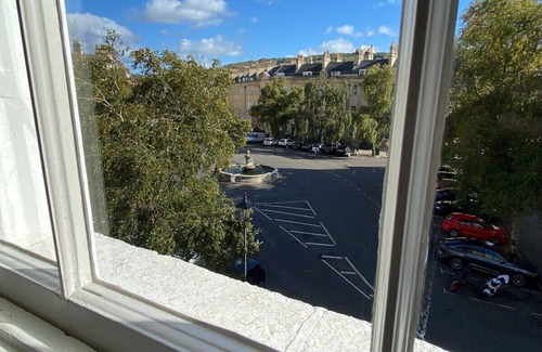 Bath Apartment | Elegant Bath Townhouse in City Centre with Family Amenities
