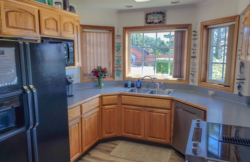 Netarts House | Exquisite Bay & Ocean Views - Guest Rated 9.8/10!