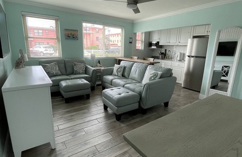St. Pete Beach Condo | Beachside Condo with Ocean View & Pool - 10/10 Guest Rated