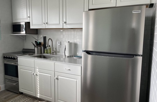 St. Pete Beach Condo | Beachside Condo with Ocean View & Pool - 10/10 Guest Rated