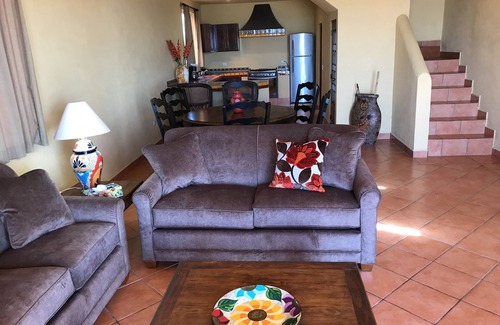 Cerritos House | Beach-Front Retreat: Family-Friendly with Spa & Breakfast