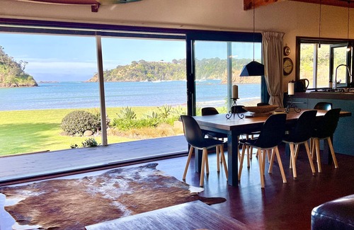 Tutukaka House | Exquisite Beachfront Retreat at Tutukaka Harbour