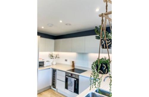 Perranporth Apartment | Oceanfront Beach Apartment with Pool & Pet-Friendly Perks