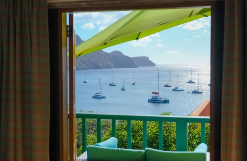 Mount Pleasant Bay Villa | Beachfront Villa with Private Pool and Ocean Views