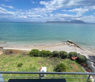 Nerantza Apartment | Beachfront Apartment Strátos with Ocean View & Family Amenities