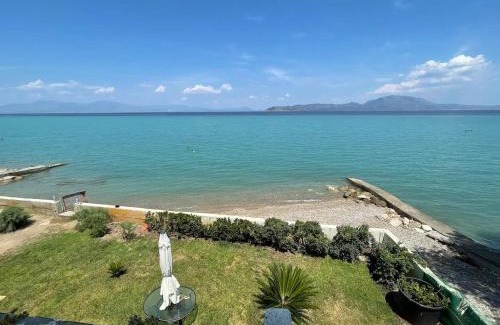 Nerantza Apartment | Beachfront Apartment Strátos with Ocean View & Family Amenities