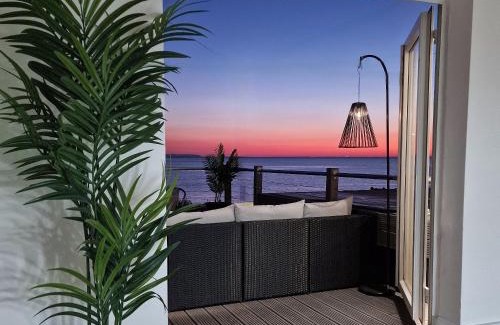 Swalecliffe House | Beachfront Getaway with Ocean View in Herne Bay, Kent