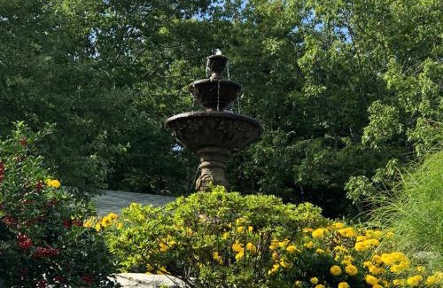 Lincolnville House | Stunning Bed and Breakfast Room with Reading Nook for a Getaway near Rockland, Maine
