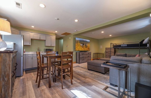 Blue River House | Top-Rated Breckenridge Lodge Near Ski Resort with Hot Tub