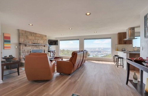 Northeast Tacoma House | Beautiful Home with Ocean View in Central Location