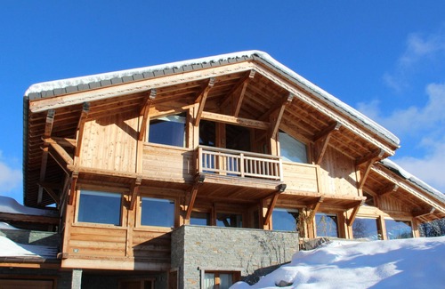 Les Gets Ski Chalet | Spacious Chalet Les Gets with Pool for Family Gatherings