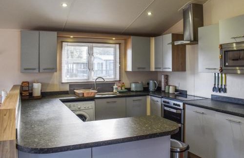 Corton House | Stunning Cliff Top Cottage - Uk48809