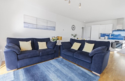 Torquay Apartment | Coastal Apartment in South Devon with Ocean Views & Garden