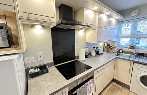 Filey Cottage | Stunning Coastal Cottage - Sleeping 4 in 2 Bedrooms - Pool and Beach Access Included.