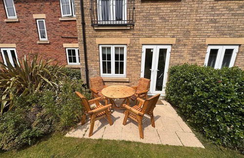 Filey Cottage | Stunning Coastal Cottage - Sleeping 4 in 2 Bedrooms - Pool and Beach Access Included.