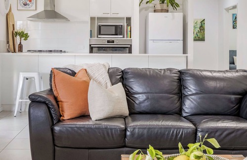 Yallingup Siding House | Relax and Unwind at Our Guest Rated 9.8 Villa with Ocean View