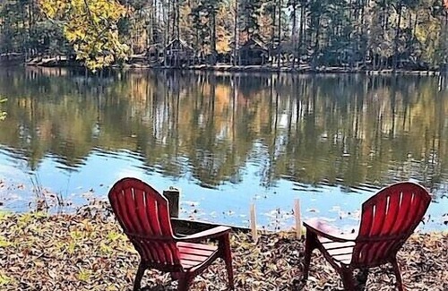 Pine Mountain Ski Chalet | Scenic Cottage with Pool Near Lake Innsbruck & Wildlife Safari