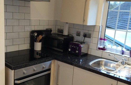 Taff's Well Apartment | Refurbished Countryside Studio with Woodburning Stove