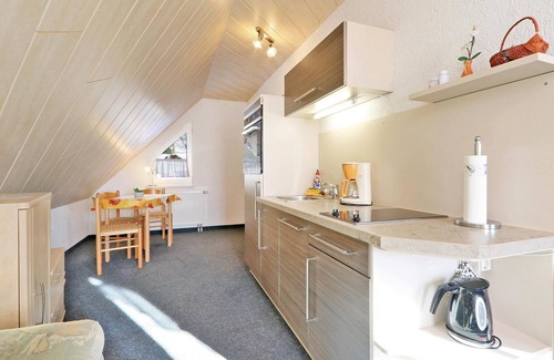 Rempesgrun House | Tranquil Retreat in Auerbach with Pool and Spa Amenities