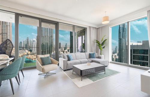 Downtown Dubai Apartment | Stunning Downtown 4BR Sky High Luxury Apartment with Fountain Views