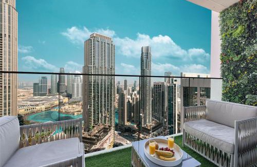 Downtown Dubai Apartment | Stunning Downtown 4BR Sky High Luxury Apartment with Fountain Views
