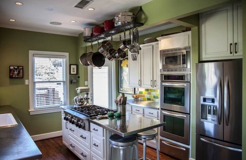 Hollywood - Santa Monica House | Elegant E. Dallas Home with Pool, Spa & Outdoor Fireplace