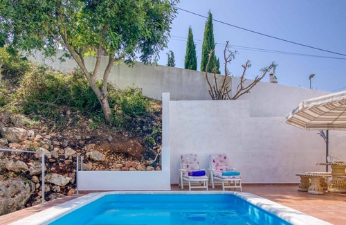 La Font d'en Carros House | Stunning private villa for 4 guests with A/C, WIFI, private pool, TV, terrace and parking