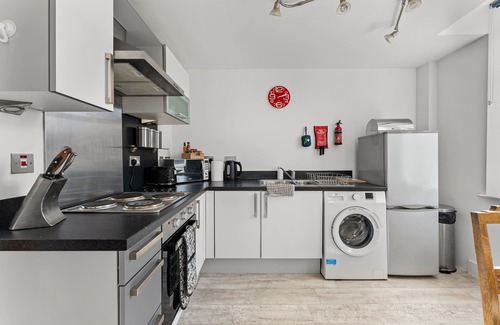 Healey Lane Apartment | Executive Apartment with Free Secure Parking & Family-Friendly Amenities